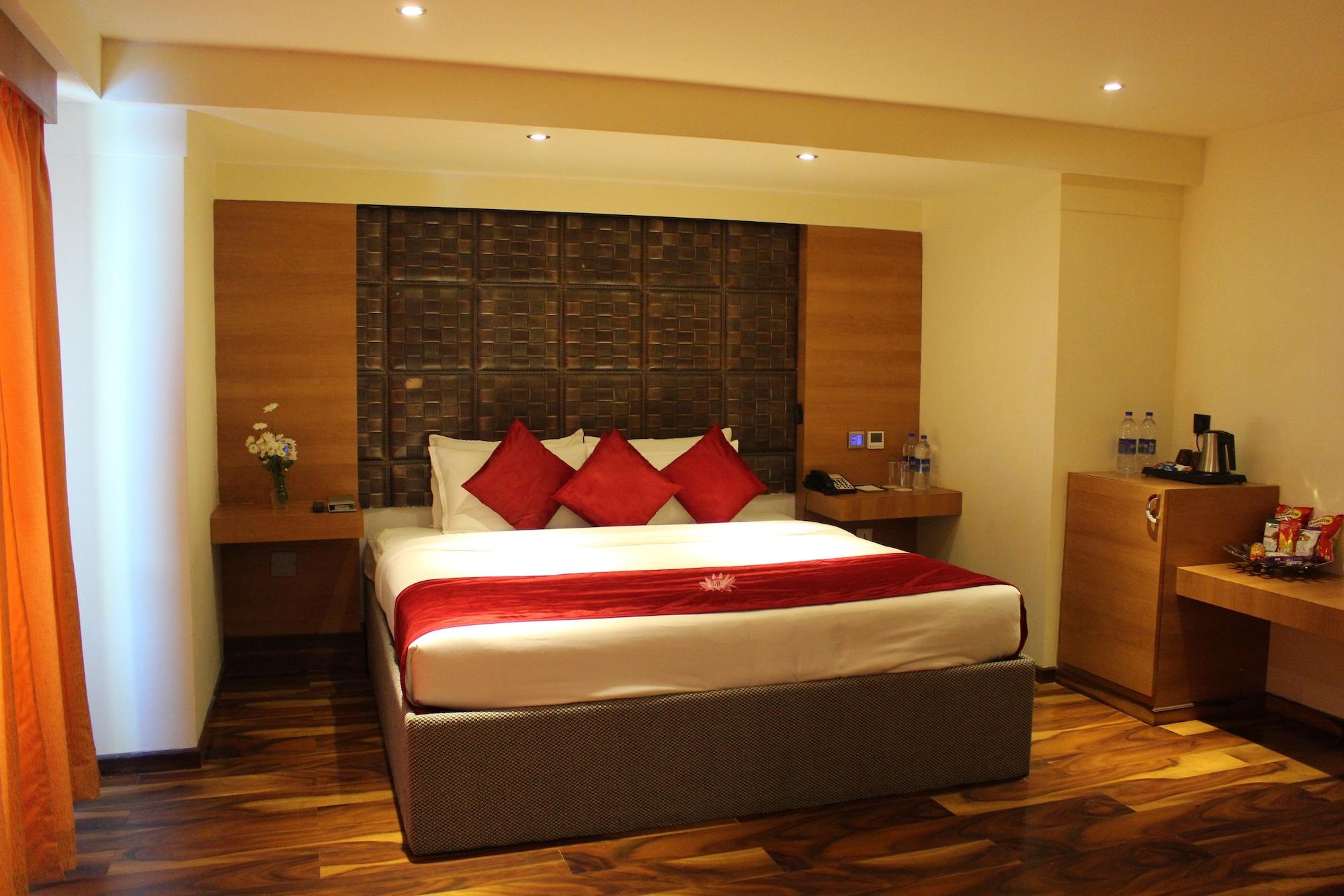 Ramada By Wyndham Alleppey Alappuzha Bagian luar foto