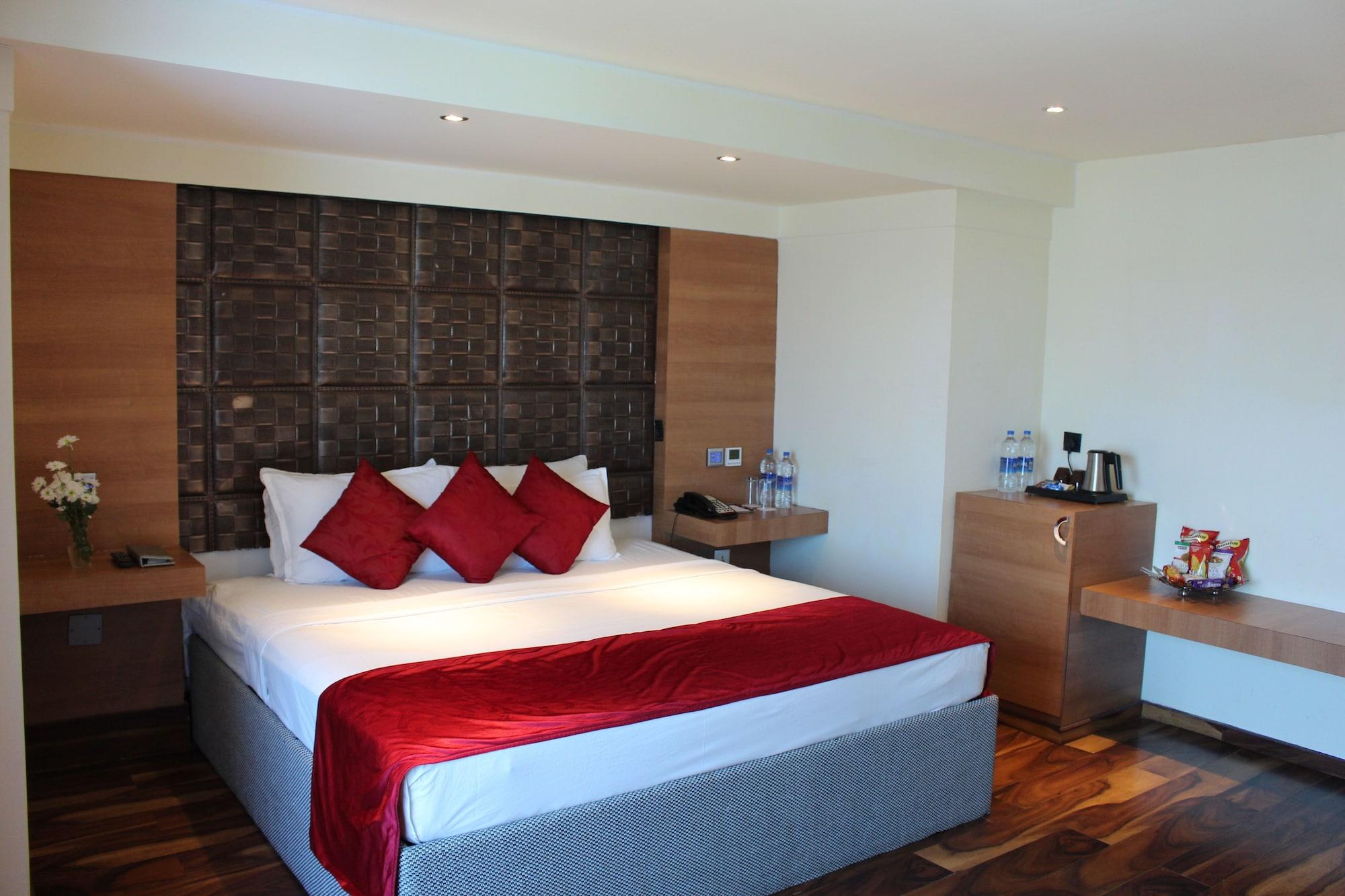 Ramada By Wyndham Alleppey Alappuzha Bagian luar foto