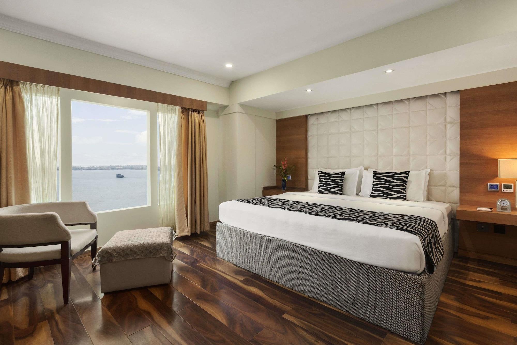 Ramada By Wyndham Alleppey Alappuzha Bagian luar foto