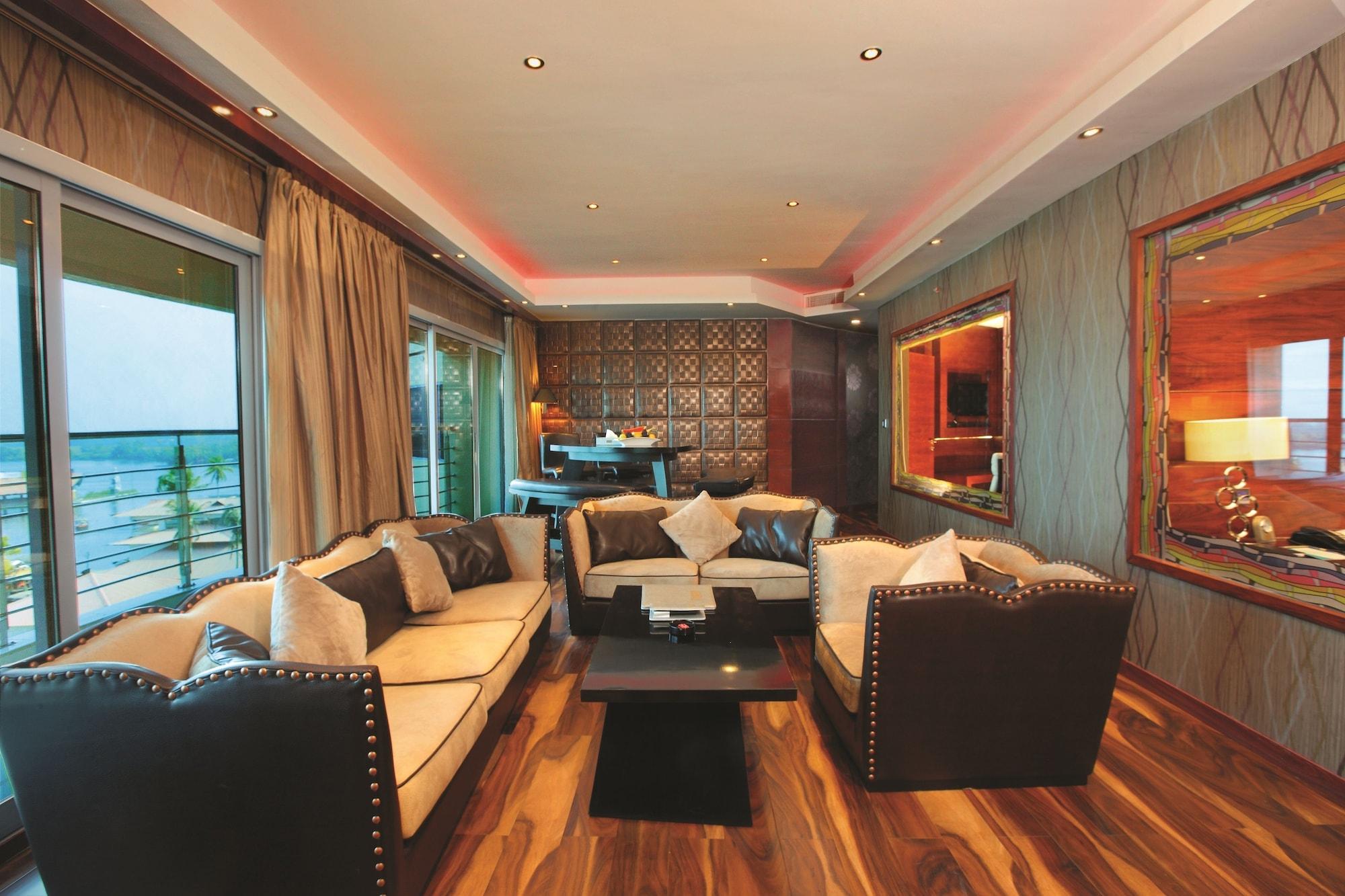 Ramada By Wyndham Alleppey Alappuzha Bagian luar foto