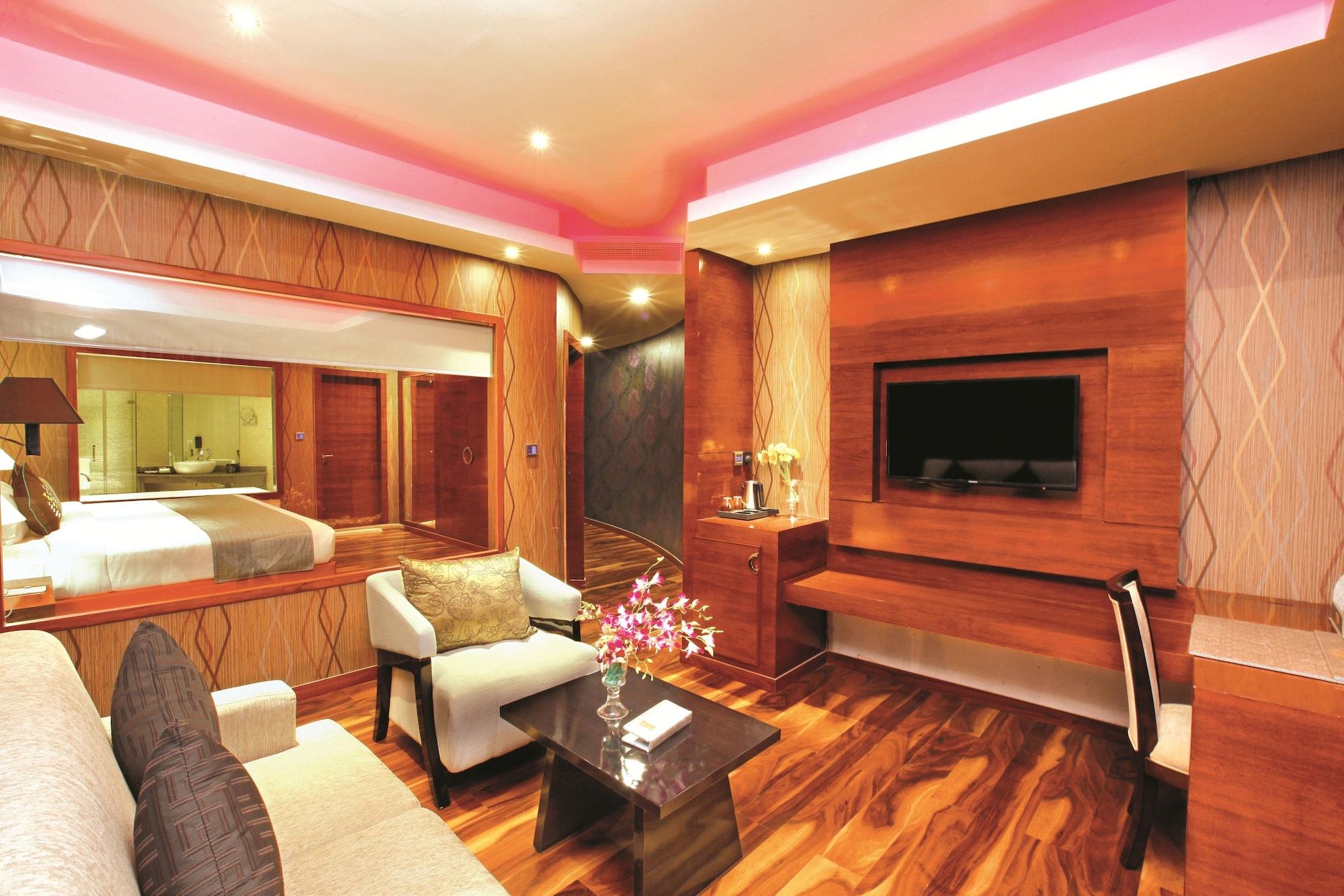 Ramada By Wyndham Alleppey Alappuzha Bagian luar foto