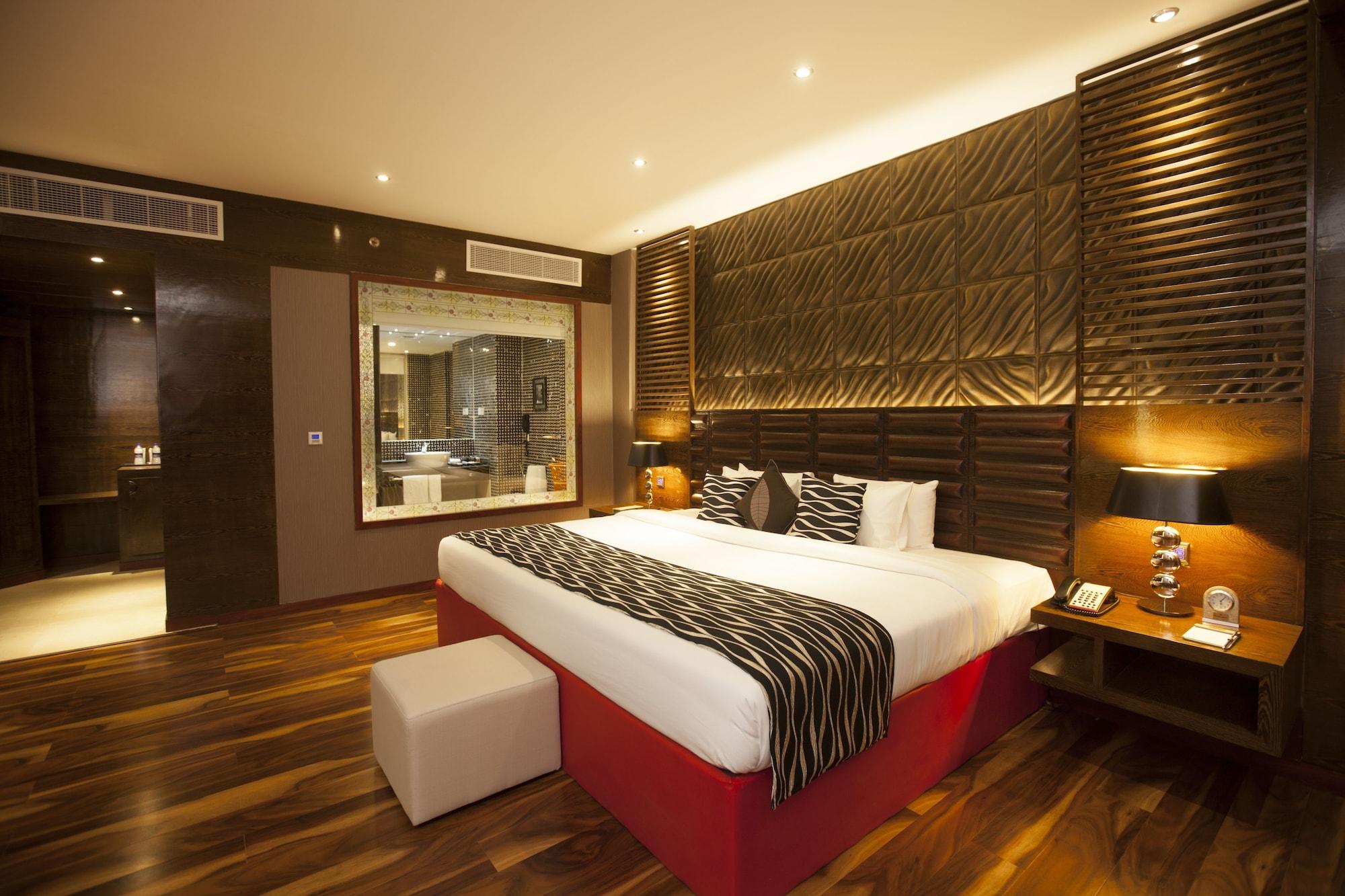 Ramada By Wyndham Alleppey Alappuzha Bagian luar foto