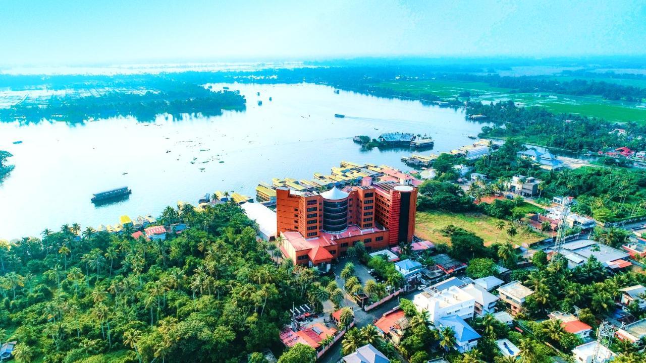 Ramada By Wyndham Alleppey Alappuzha Bagian luar foto