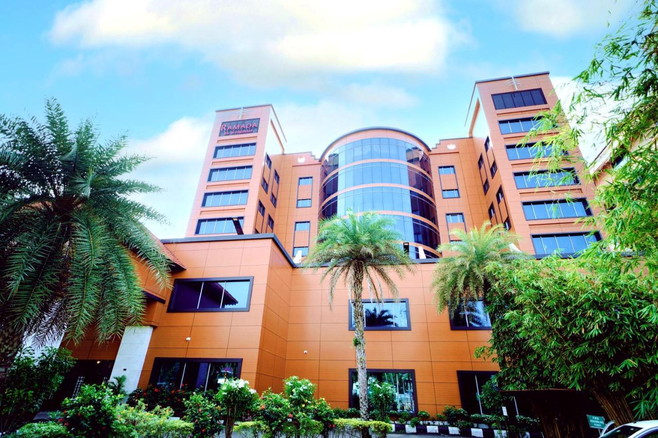 Ramada By Wyndham Alleppey Alappuzha Bagian luar foto
