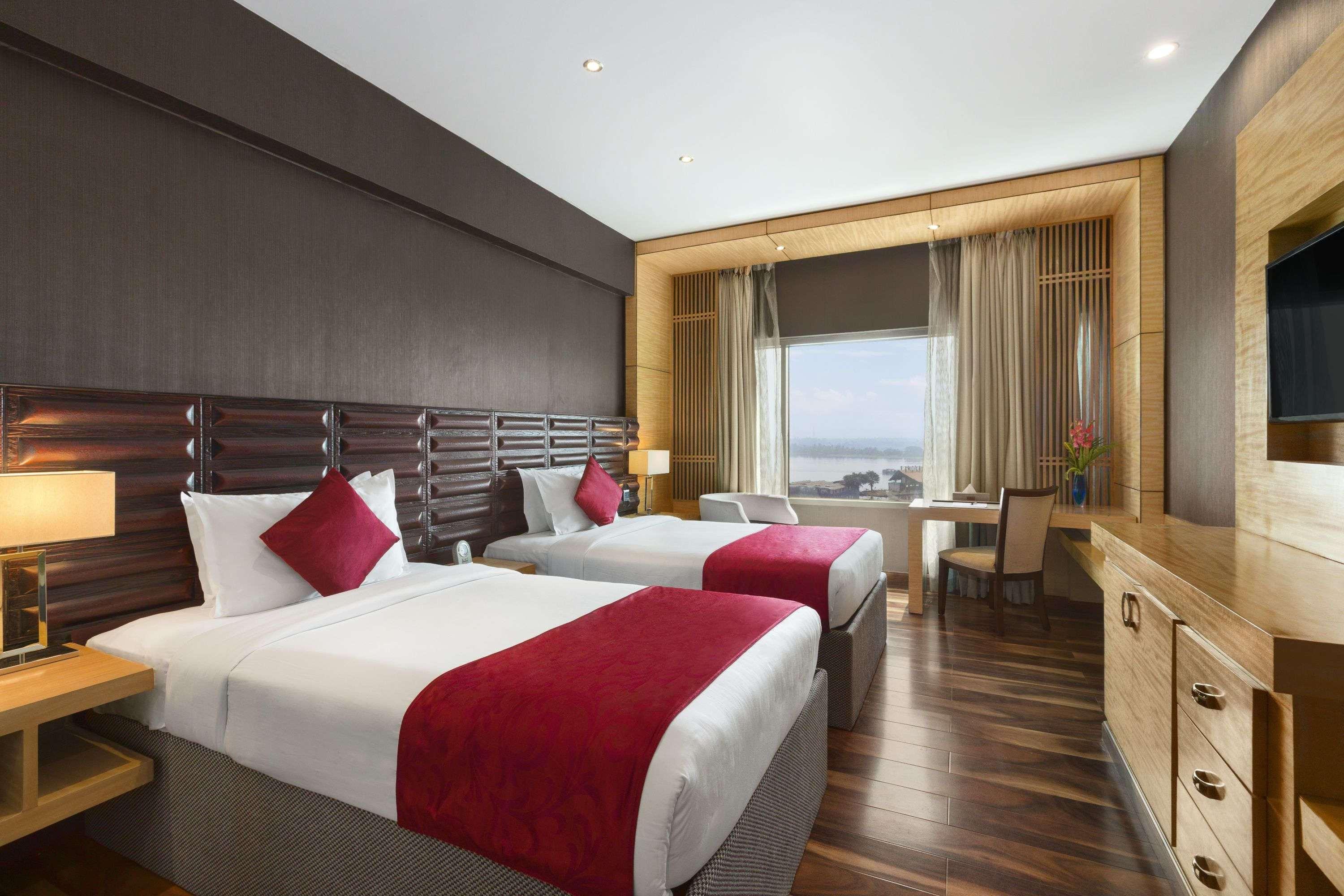 Ramada By Wyndham Alleppey Alappuzha Bagian luar foto