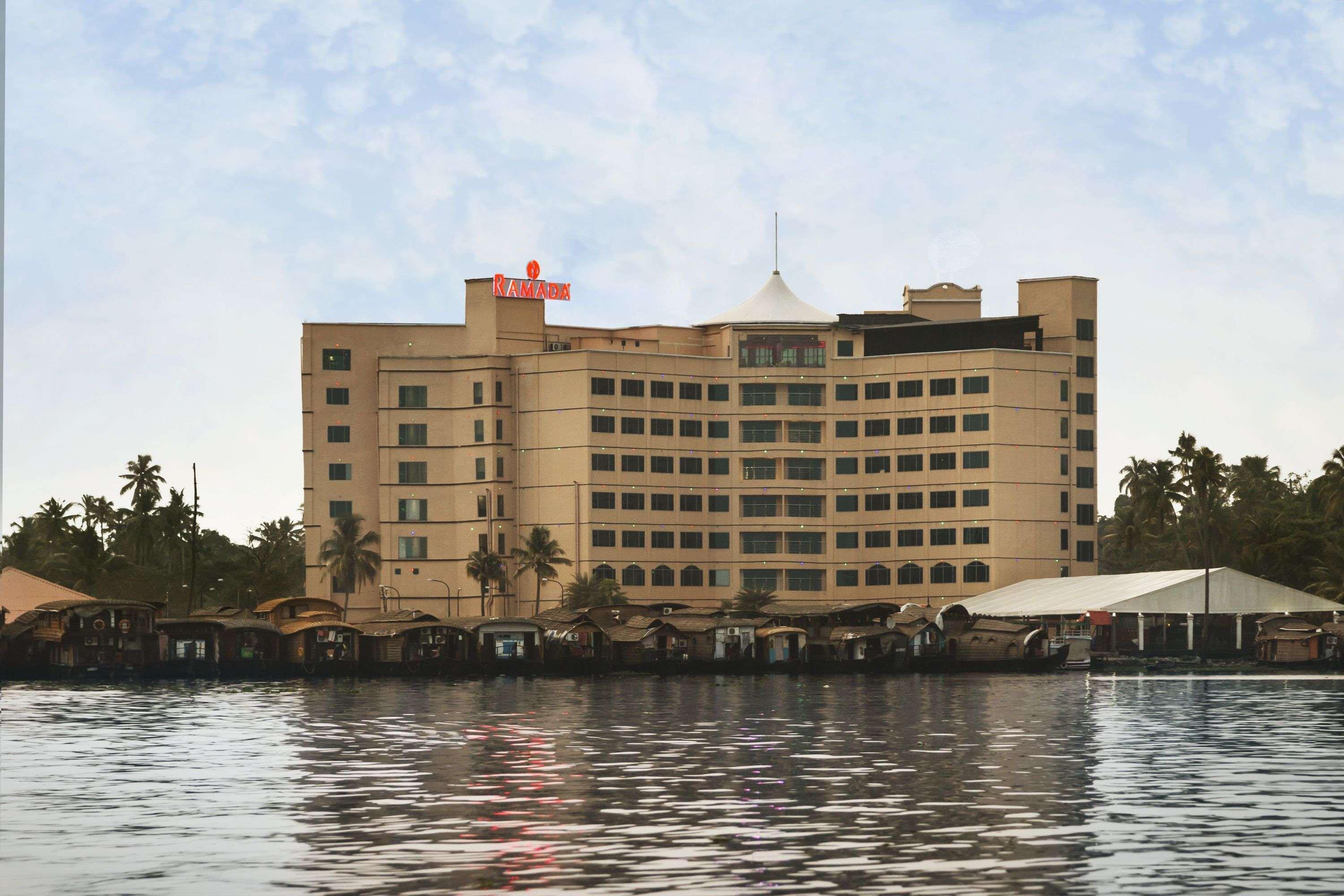 Ramada By Wyndham Alleppey Alappuzha Bagian luar foto