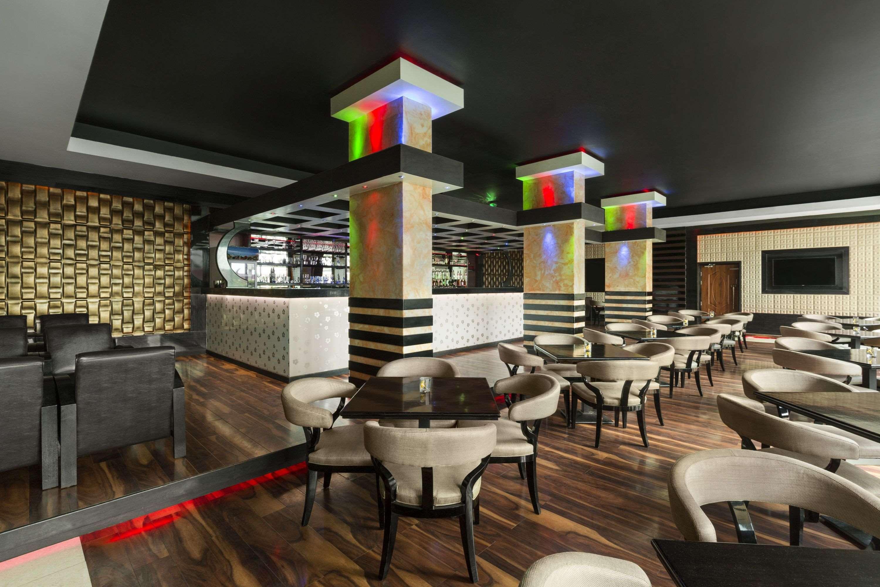 Ramada By Wyndham Alleppey Alappuzha Bagian luar foto