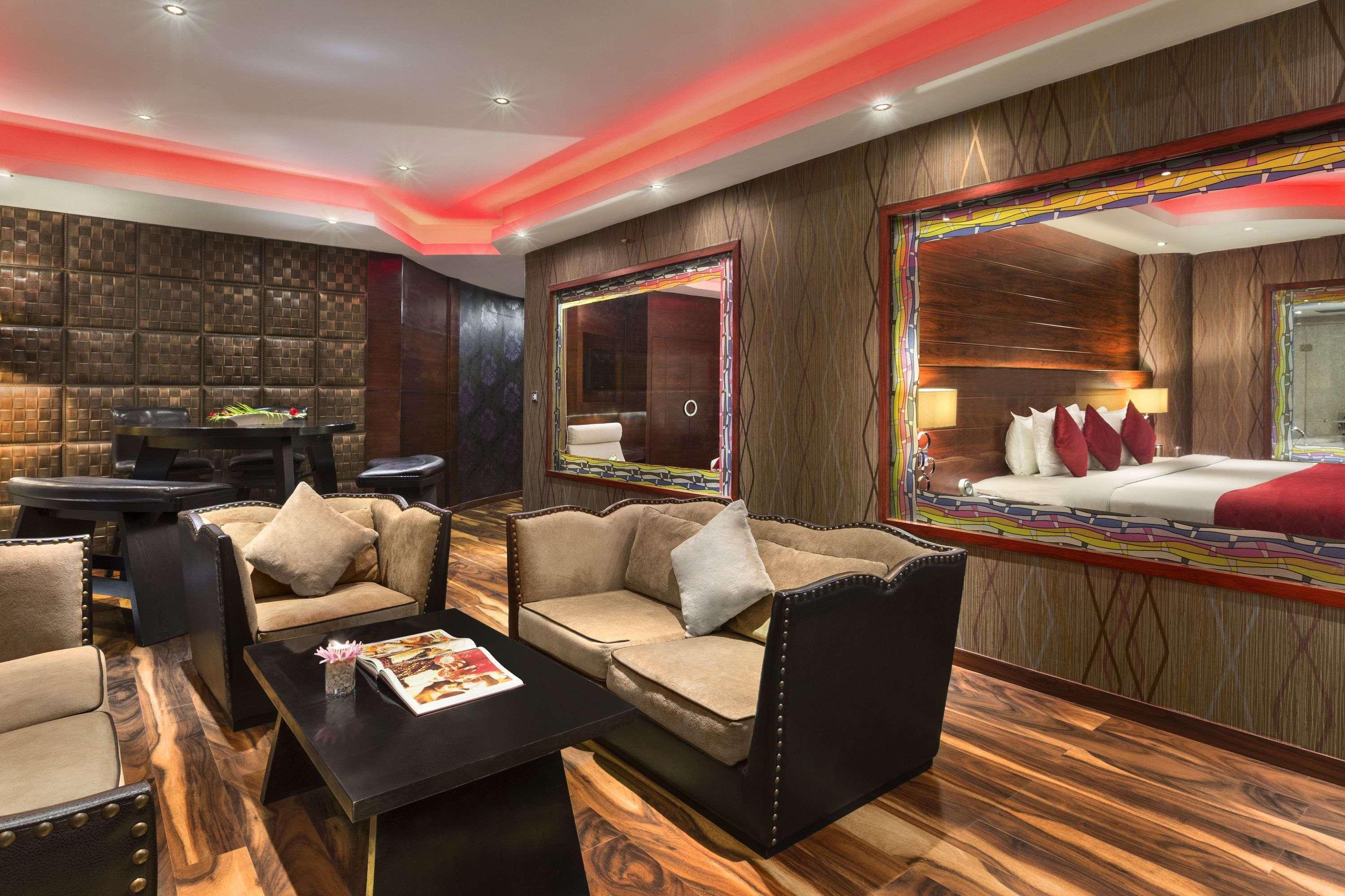 Ramada By Wyndham Alleppey Alappuzha Bagian luar foto