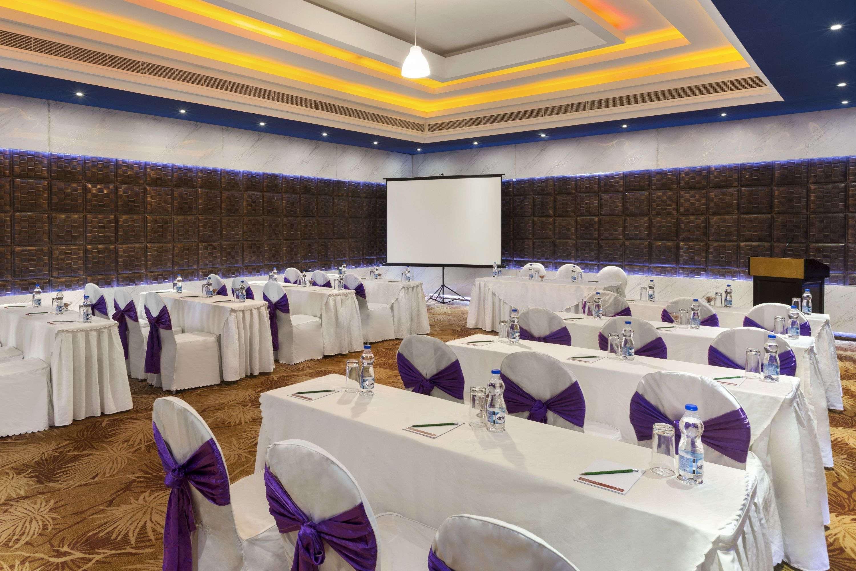 Ramada By Wyndham Alleppey Alappuzha Bagian luar foto