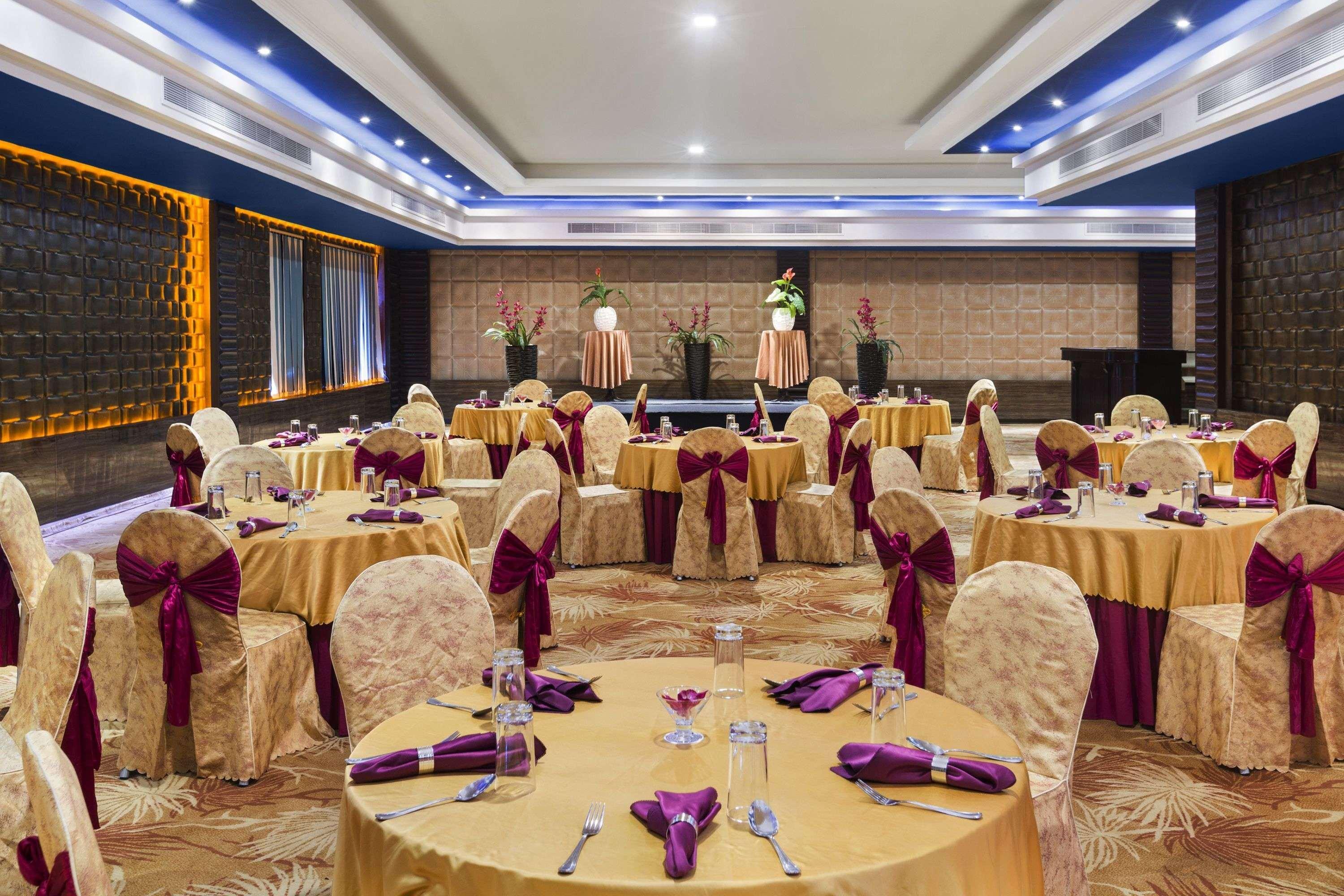 Ramada By Wyndham Alleppey Alappuzha Bagian luar foto