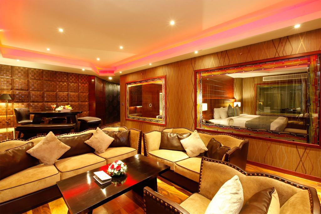 Ramada By Wyndham Alleppey Alappuzha Bagian luar foto