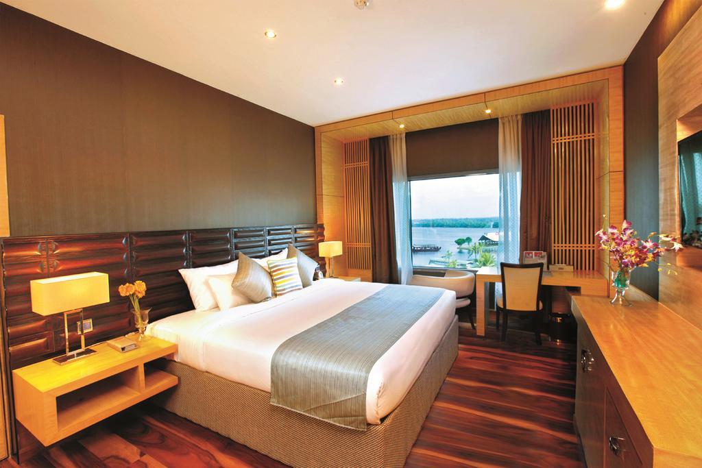 Ramada By Wyndham Alleppey Alappuzha Bagian luar foto