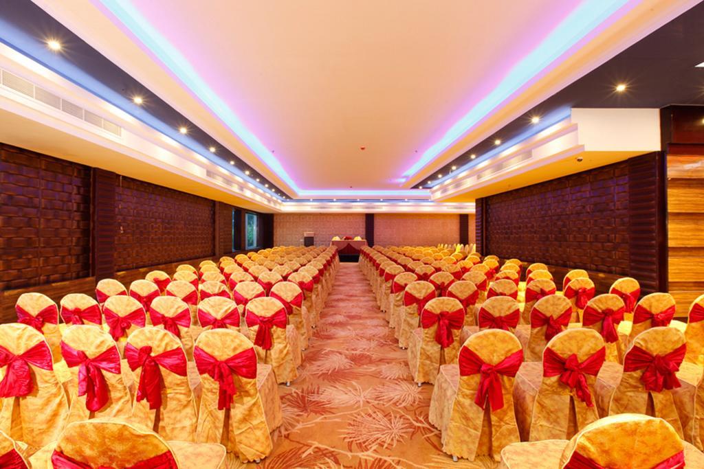 Ramada By Wyndham Alleppey Alappuzha Bagian luar foto