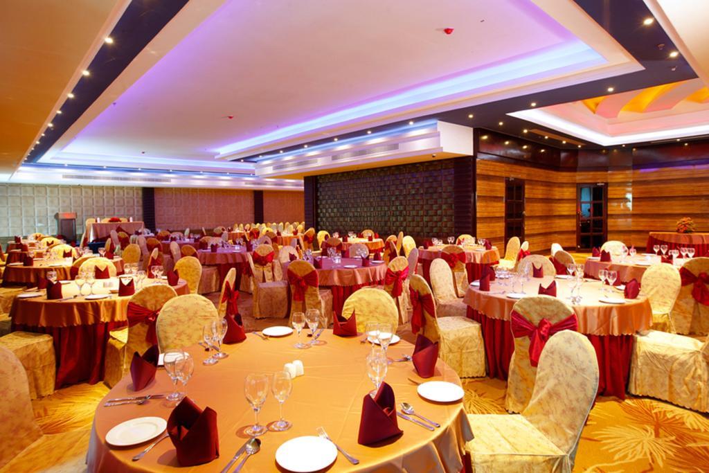 Ramada By Wyndham Alleppey Alappuzha Bagian luar foto
