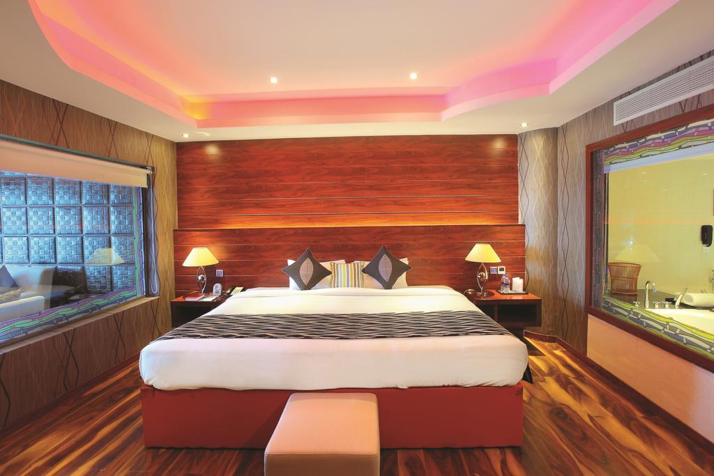Ramada By Wyndham Alleppey Alappuzha Bagian luar foto